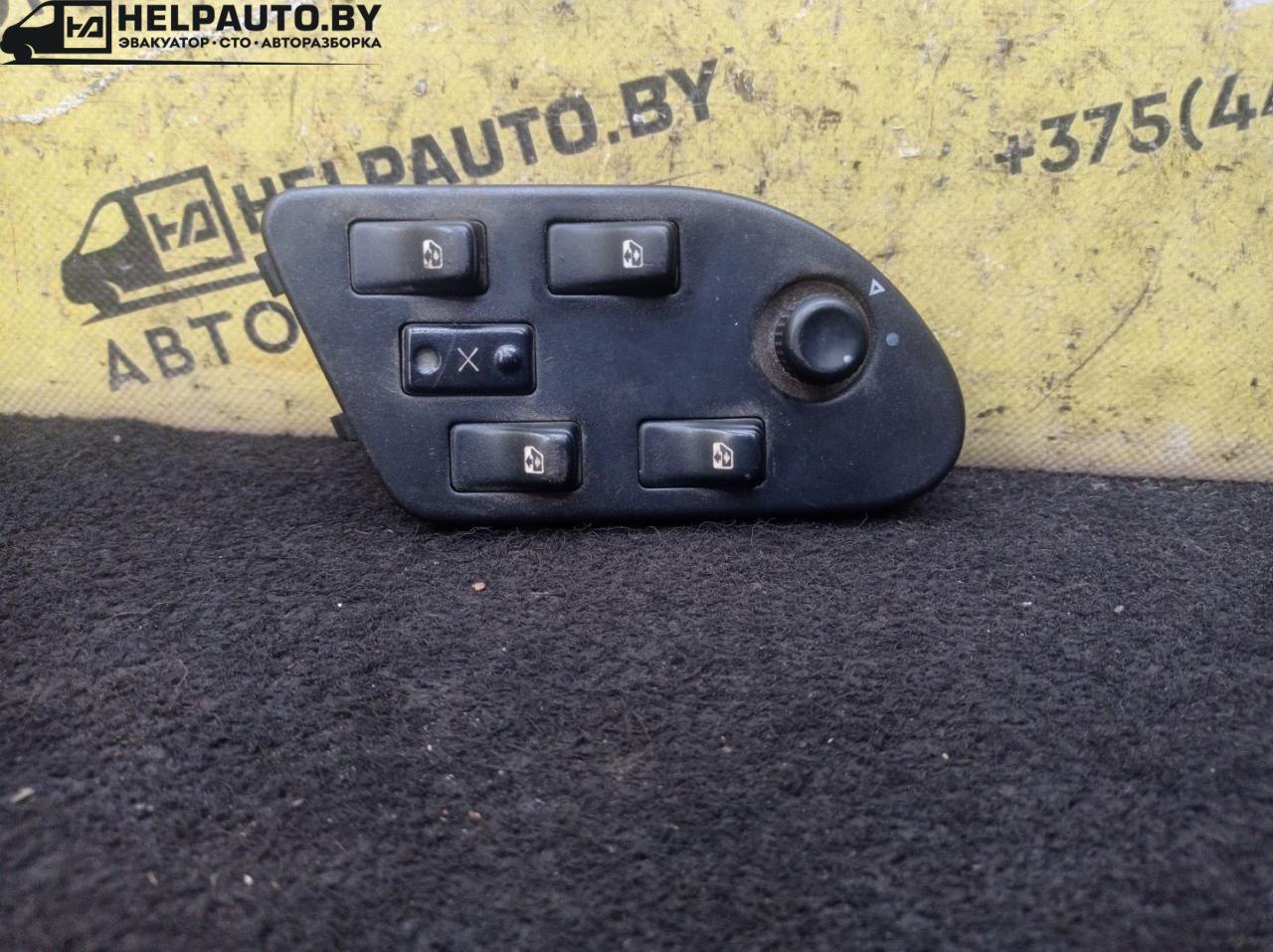 блок управления стеклоподъемниками Renault Safrane 1 поколение 1994, 2.0 л., N7Q 711, бензин, МКПП, синий, хетчбэк 5 дв. - фото №1