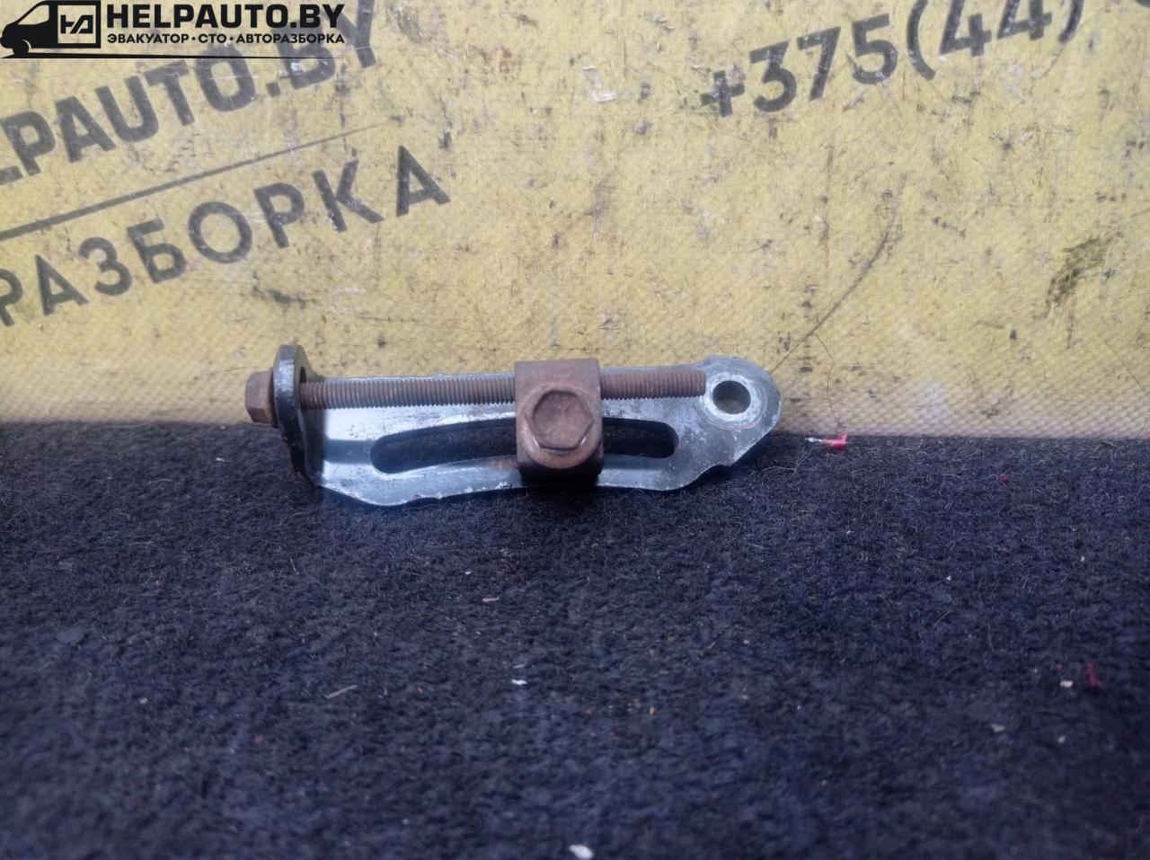 натяжитель Toyota Yaris P1 2001, 1.0 л., 1SZ-FE, бензин, МКПП, серебро, хетчбэк 5 дв., передний привод - фото №1