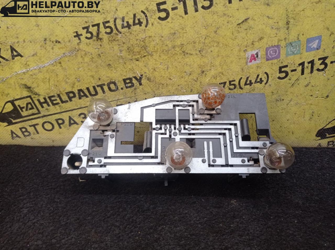 панель заднего правого фонаря Peugeot 406 1 поколение 1997, 1.9 л., дизель, МКПП, серебро, седан, передний привод - фото №1