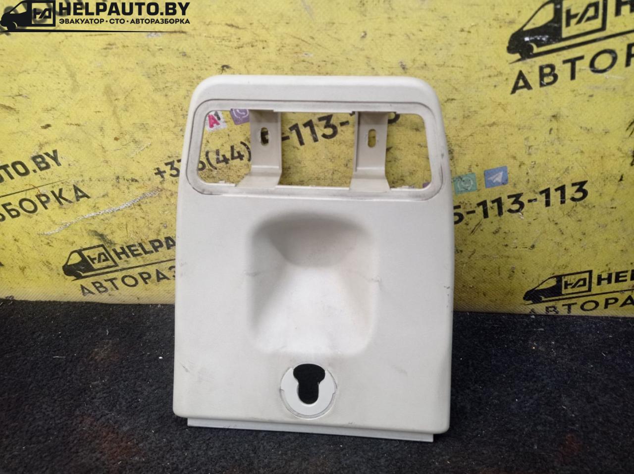 пластик Opel Astra F 1992, 1.4 л., C 14 NZ, бензин, МКПП, красный, хетчбэк 5 дв., передний привод - фото №1