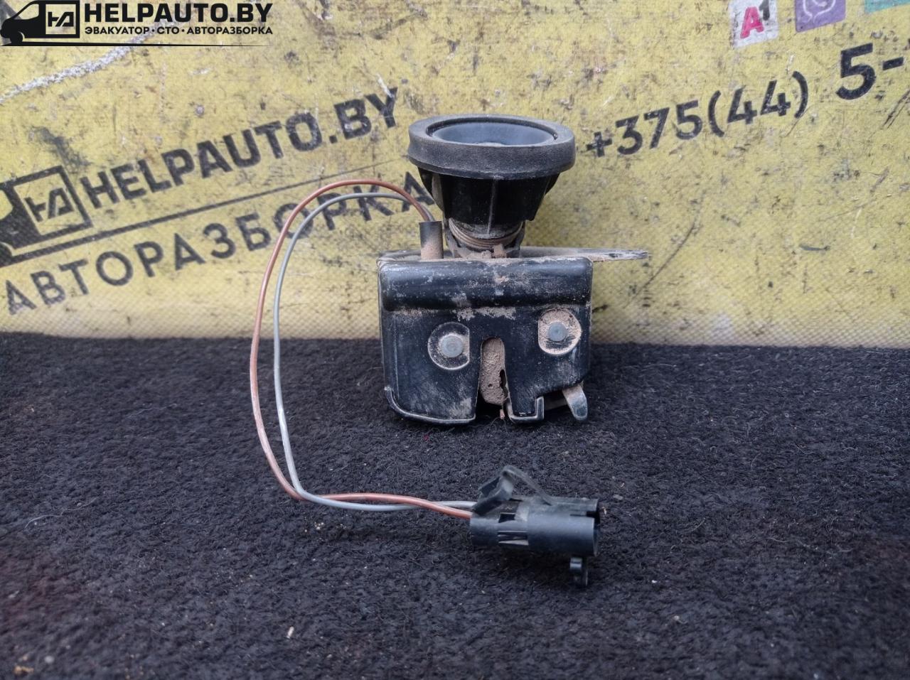 замок багажника Fiat Punto 2 поколение 2002, 1.8 л., 188 A6.000, бензин, МКПП, серый, хетчбэк 3 дв., передний привод - фото №1
