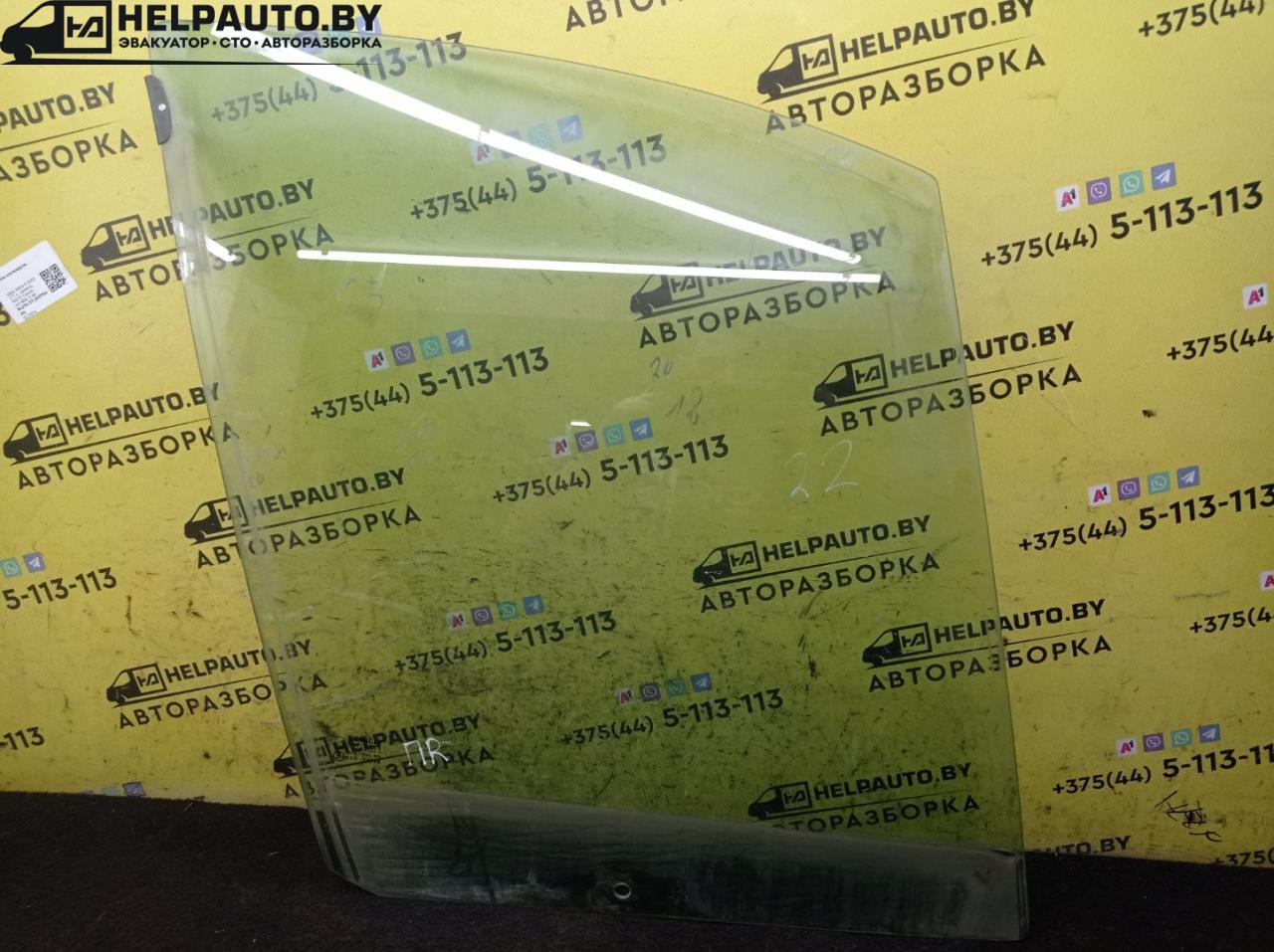 стекло двери передней правой Renault Scenic 1 поколение 1997, 1.6 л., K7M 702, бензин, МКПП, синий, минивэн, передний привод - фото №1
