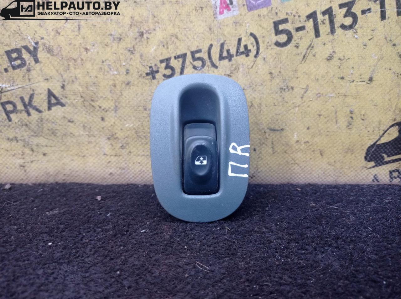 кнопка стеклоподъемника переднего правого Renault Scenic 1 поколение 1997, 1.6 л., K7M 702, бензин, МКПП, синий, минивэн, передний привод - фото №1