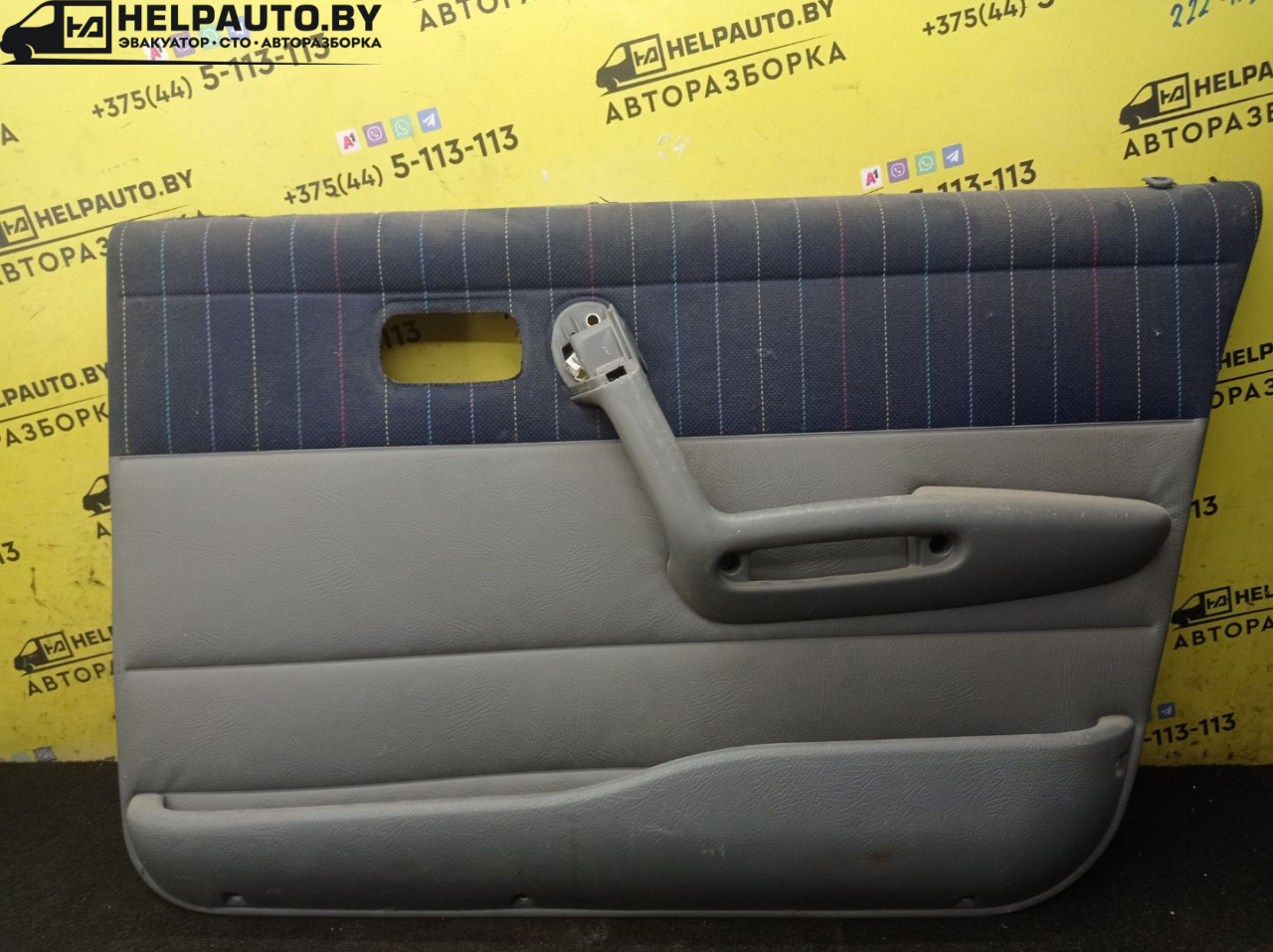 обшивка двери передняя правая Fiat Punto 1 поколение 1997, 1.2 л., бензин, МКПП, хетчбэк 5 дв. - фото №1