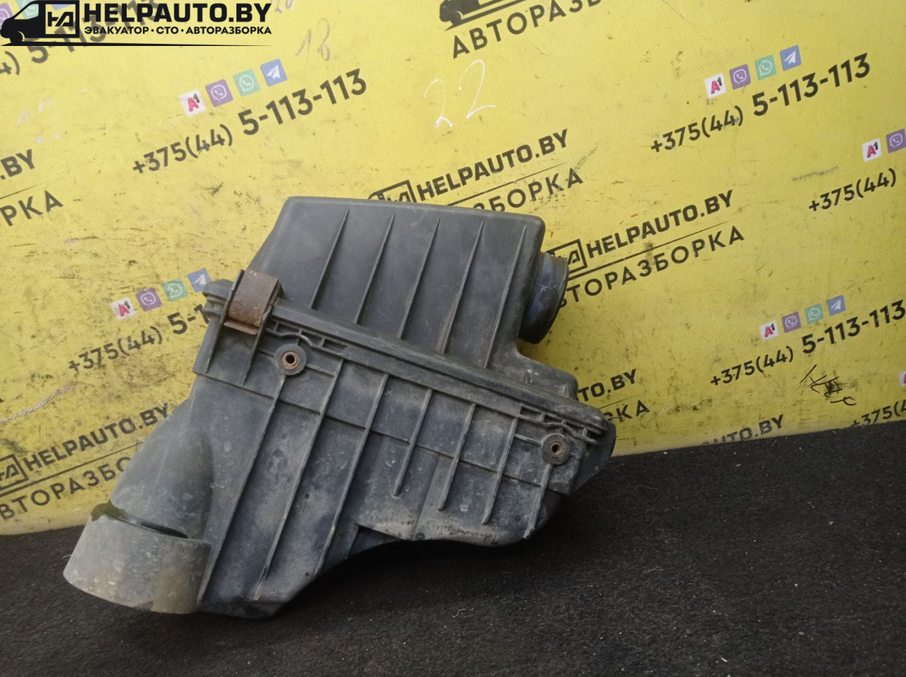 корпус воздушного фильтра Rover 400 Series 2 поколение 1996, 1.6 л., бензин, МКПП, серебро, седан, передний привод - фото №1