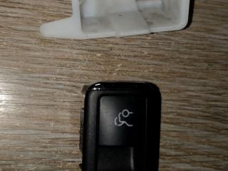 кнопка открытия багажника Mercedes-Benz E-Класс W212/S212/C207/A207 W212 2010, 2.2 л., дизель, АКПП, седан, задний привод, правый руль, A2128204410