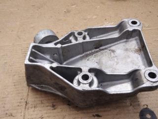 кронштейн двигателя BMW 5 серия F07/F10/F11 2010, 4.0 л., дизель, 6777623