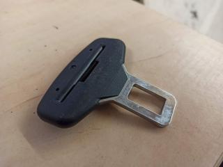 заглушка крепления ремня безопасности BMW X5 E70 (2006 - 2010)