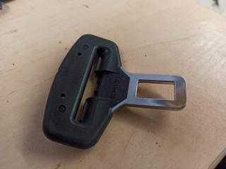 заглушка крепления ремня безопасности BMW X5 E70 2009, 3.0 л., M57 D30 (306D3), дизель