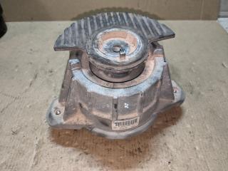 подушка крепления двигателя Mercedes-Benz C-Класс W204/S204/C204 [рестайлинг] W204.054 2011, 3.0 л., M 272.947, бензин, АКПП, черный, седан, задний привод, A2042400917