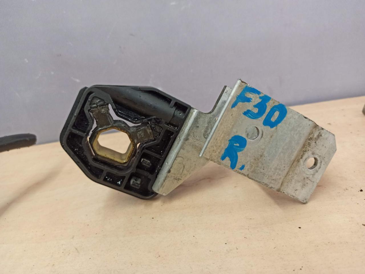 кронштейн радиатора BMW 3 серия F30/F31/F34 F30 2012, 3.5 л., N55 B30 A, бензин, АКПП, седан, задний привод - фото №1