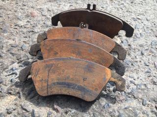 тормозные колодки Mercedes-Benz C-Класс W204/S204 W204 2009, 3.0 л., M 272.948, бензин