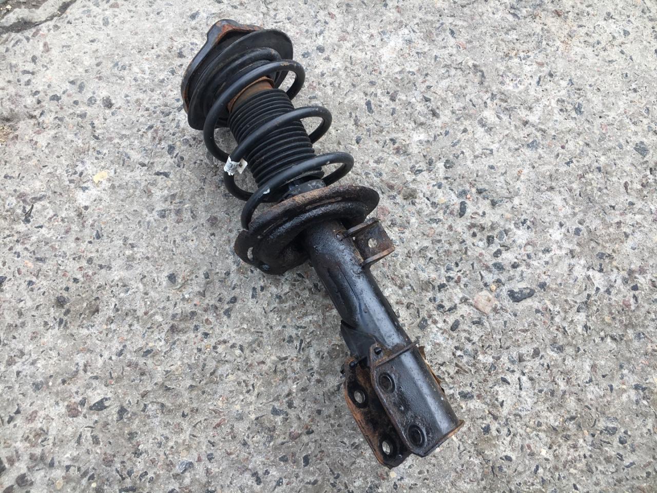 стойка передняя левая Mercedes-Benz C-Класс W204/S204 W204 2009, 3.0 л., M 272.948, бензин, A2043207938 - фото №1