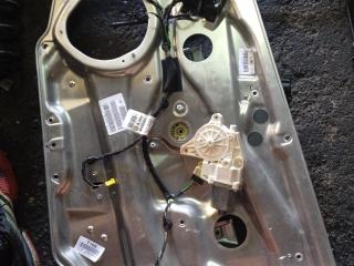 стеклоподъемник передний правый Mercedes-Benz C-Класс W204/S204 W204 2009, 3.0 л., M 272.948, бензин