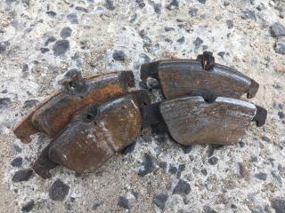 тормозные колодки Mercedes-Benz C-Класс W204/S204 W204 2009, 3.0 л., M 272.948, бензин