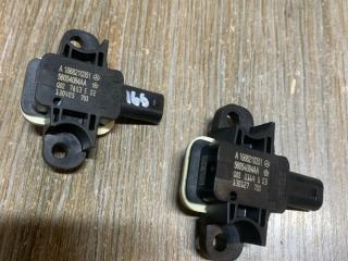 датчик удара Mercedes-Benz GL-Класс X166 2014, 3.0 л., OM 642.826, дизель, АКПП, белый, внедорожник 5 дв., A1668210351