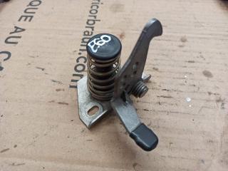 захватный крюк капота BMW 5 серия E60/E61 [рестайлинг] 2008, 3.0 л., N54 B30 A, бензин, 7034256