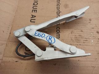 петля капота правая BMW 5 серия E60/E61 [рестайлинг] 2008, 3.0 л., N54 B30 A, бензин, 7008728