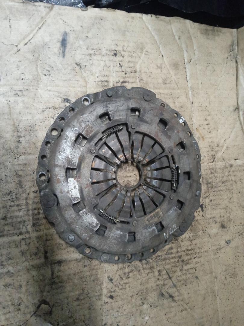 корзина сцепления BMW 3 серия E46 2002, 2.0 л., N42 B20 A, бензин, АКПП, универсал, 7515086 - фото №1