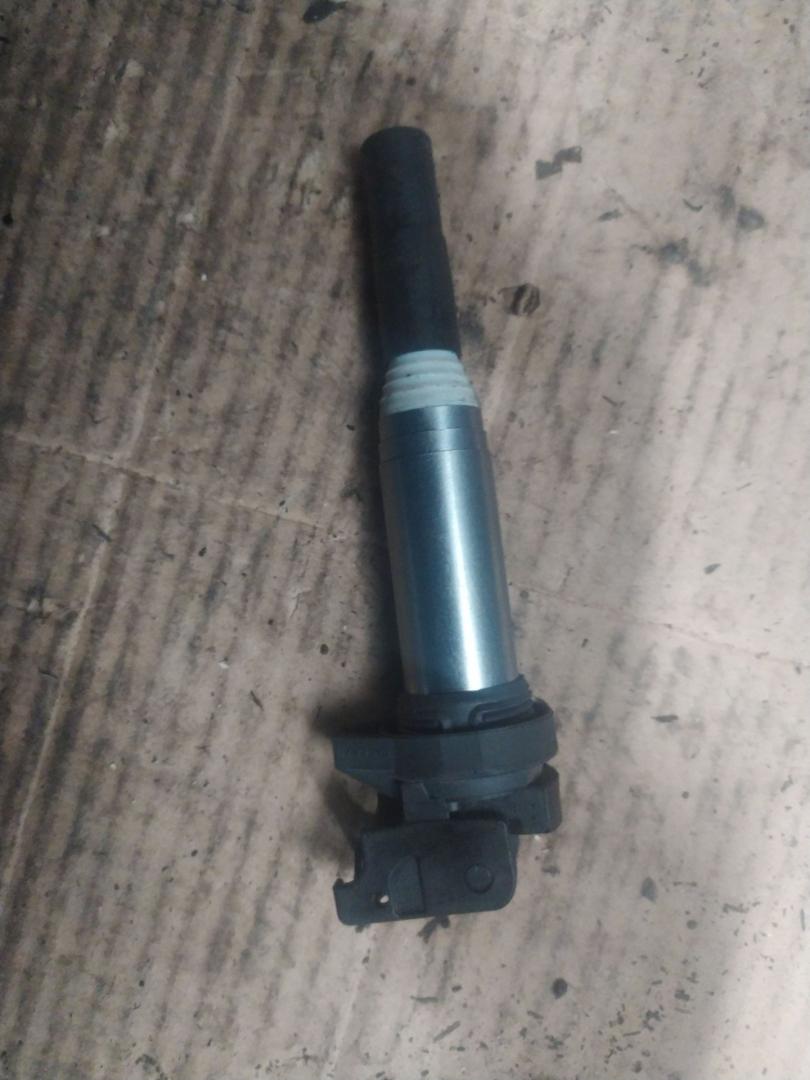 катушка зажигания BMW 5 серия F07/F10/F11 2010, 3.0 л., N52 B30, бензин, 1437986 - фото №1