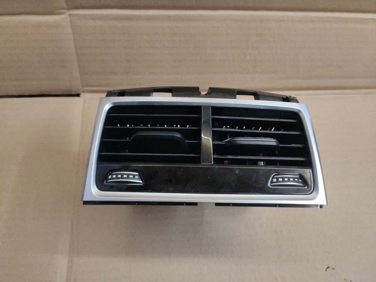 дефлектор обдува салона BMW 7 серия G11/G12 2017, 3.0 л., B57 D30 A, дизель, 9301745, 64229301745 - фото №1