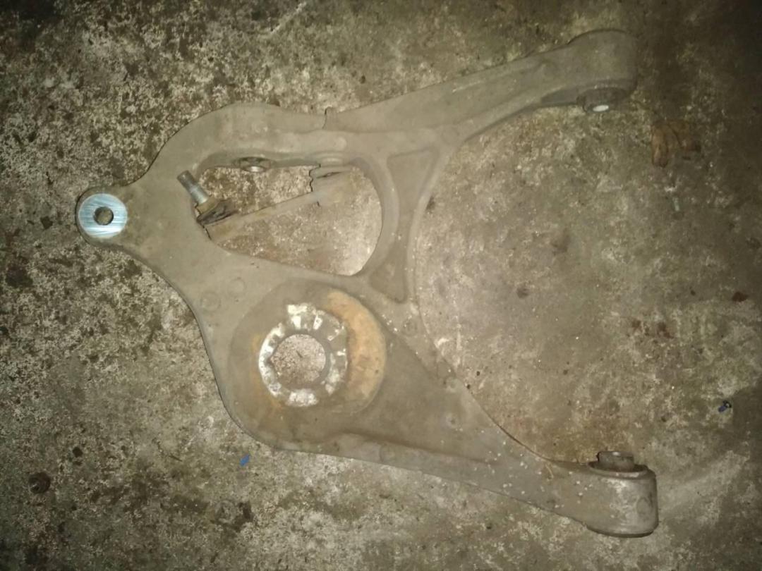 рычаг задний нижний Mercedes-Benz M-Класс W166 2012, 2.1 л., OM 651.960, дизель, АКПП, мокрый асфальт, внедорожник 5 дв., A1663501006, A16606 - фото №1