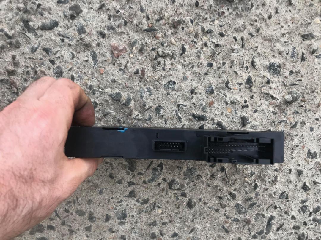 Иммобилайзер BMW X5 E70 2007, 4.8 л., N62 B48 B, бензин, АКПП, черный, внедорожник 5 дв., 6135943838 - фото №1