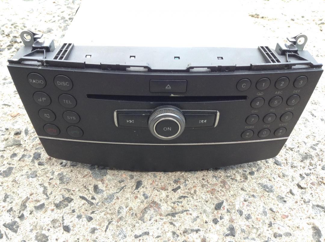 магнитола Mercedes-Benz C-Класс W204/S204 2008, 2.1 л., OM 646.811, дизель, МКПП, серебро, седан, A2048700594, A2048700089 - фото №1