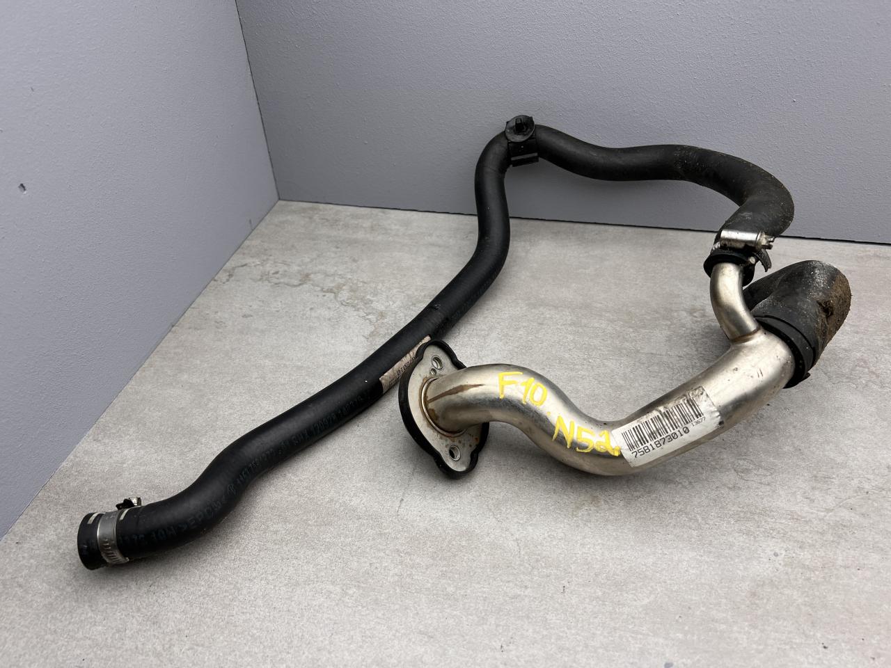 патрубок радиатора BMW 5 серия F07/F10/F11 2011, 2.5 л., N52 B25 AF, бензин, 1873010 - фото №1