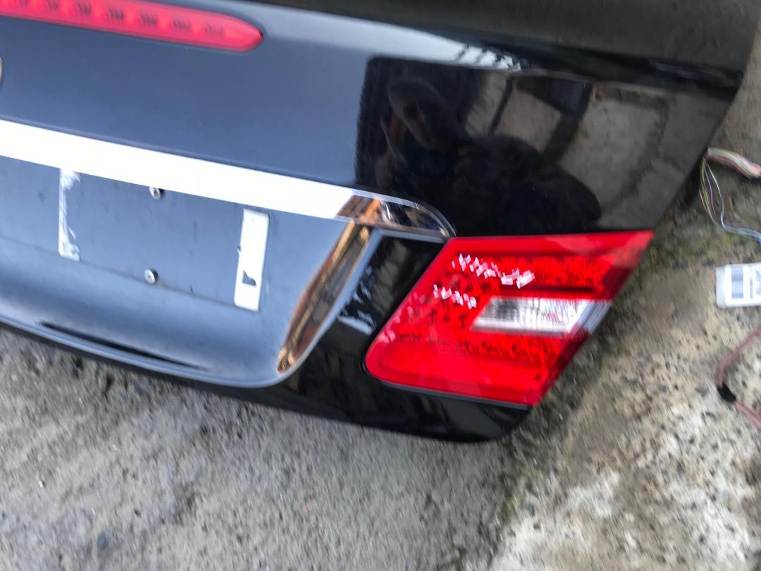 фонарь крышки багажника правый Mercedes-Benz E-Класс W212/S212/C207/A207 2011, 1.8 л., M 271.860, бензин, АКПП, черный, кабриолет, A2078200464, 2078200464 - фото №1