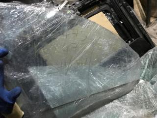 стекло двери передней правой Mercedes-Benz E-Класс W211/S211 2004, 3.2 л., OM 648.961, дизель, АКПП, универсал