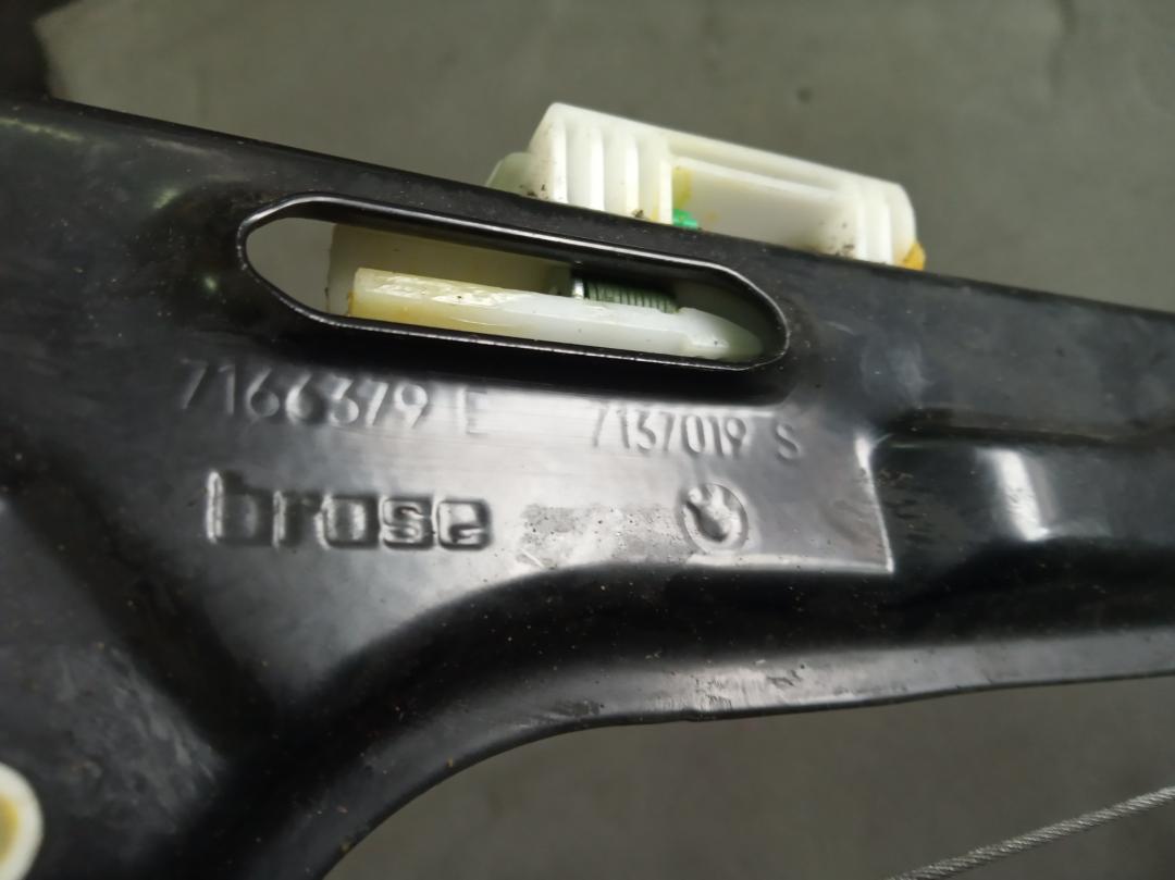 стеклоподъемник передний левый BMW X5 E70 2008, 4.8 л., N62 B48 B, бензин, АКПП, белый, внедорожник 5 дв., 7166379 - фото №1