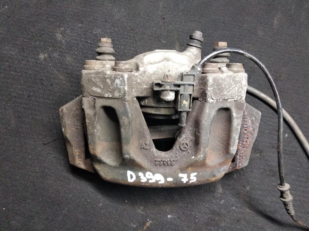 суппорт передний левый Mercedes-Benz E-Класс W212/S212/C207/A207 2012, 2.1 л., OM 651.924, дизель, АКПП, темно-серый, седан - фото №1