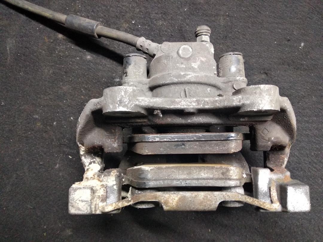 суппорт задний левый Mercedes-Benz E-Класс W212/S212/C207/A207 2012, 2.1 л., OM 651.924, дизель, АКПП, темно-серый, седан - фото №1