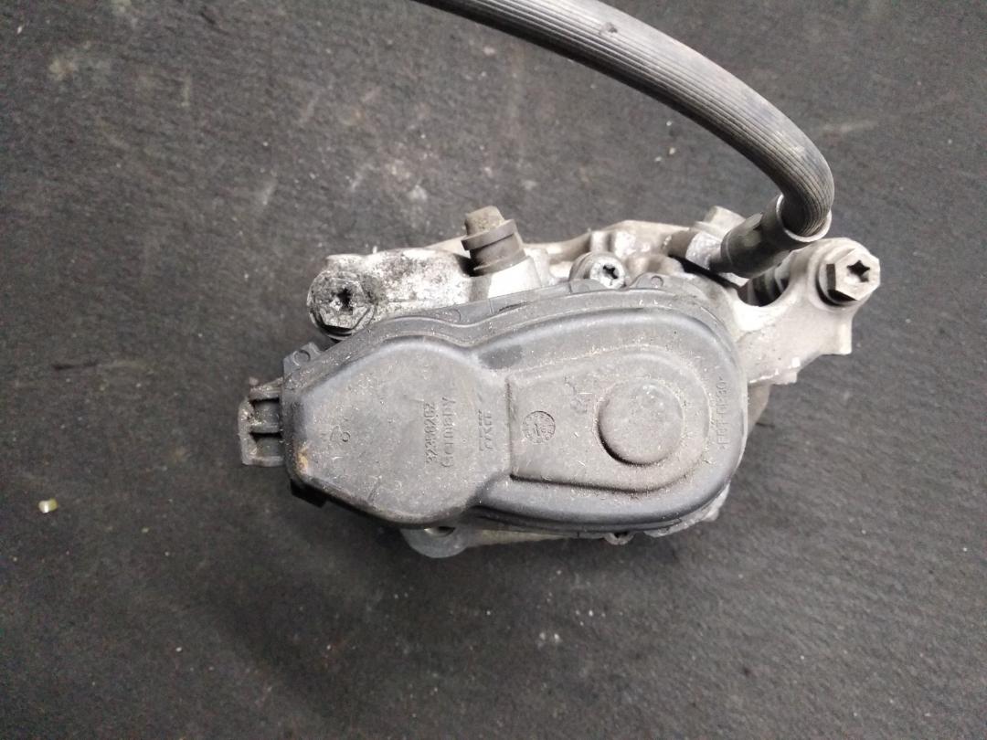 суппорт задний правый Mercedes-Benz E-Класс W213/S213/C238/A238 2016, 2.0 л., OM 654.920, дизель, АКПП, белый, седан, правый руль - фото №1