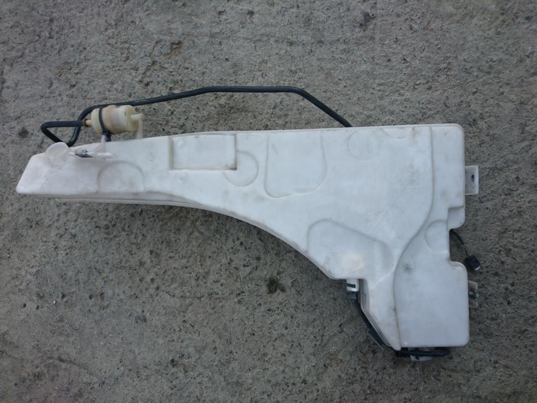 бачок омывателя BMW X6 E71/E72 2011, 3.0 л., N57 D30 A, дизель, АКПП, внедорожник 5 дв., 7191000 - фото №1