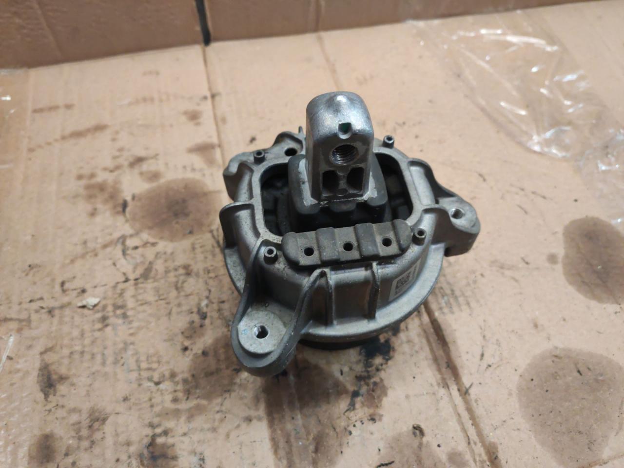 подушка крепления двигателя BMW 5 серия F07/F10/F11 2010, 3.0 л., N52 B30 AF, бензин, 6777365 - фото №1