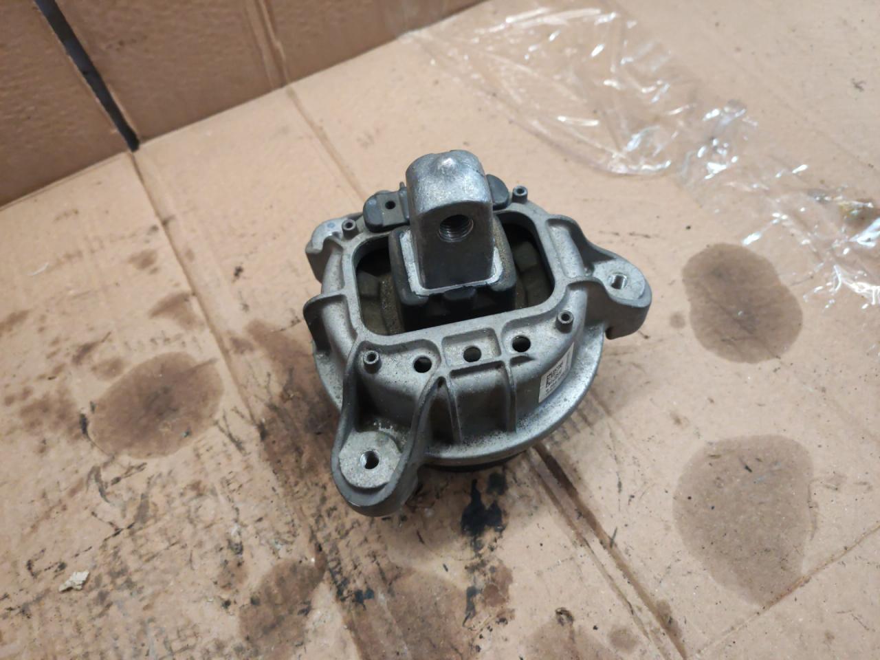 подушка крепления двигателя BMW 5 серия F07/F10/F11 2010, 3.0 л., N52 B30 AF, бензин, 6786528 - фото №1