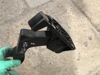 педаль Smart Fortwo 2 поколение 2011, 1.0 л., M 132.930, бензин, АКПП, серебристый, купе, правый руль, A4513000704