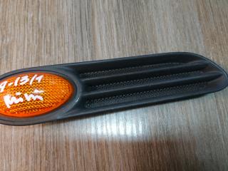 повторитель поворота на крыле Mini Cooper 1 поколение 2001, 1.6 л., W10 B16 A, бензин, АКПП, красный, хетчбэк 5 дв., 63137166013