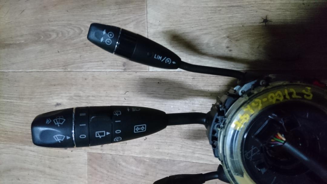 переключатель поворотов Mercedes-Benz M-Класс W164 2006, 3.5 л., M 272.967, бензин, АКПП, внедорожник 5 дв., правый руль, A1645403445 - фото №1
