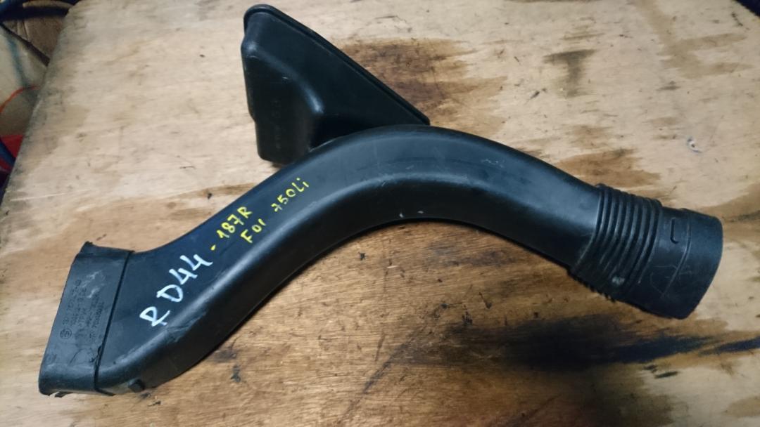 воздуховод ДВС (Вентиляционный канал) BMW 7 серия F01/F02 2010, 4.4 л., N63 B44 A, бензин, АКПП, седан, 13717577472 - фото №1