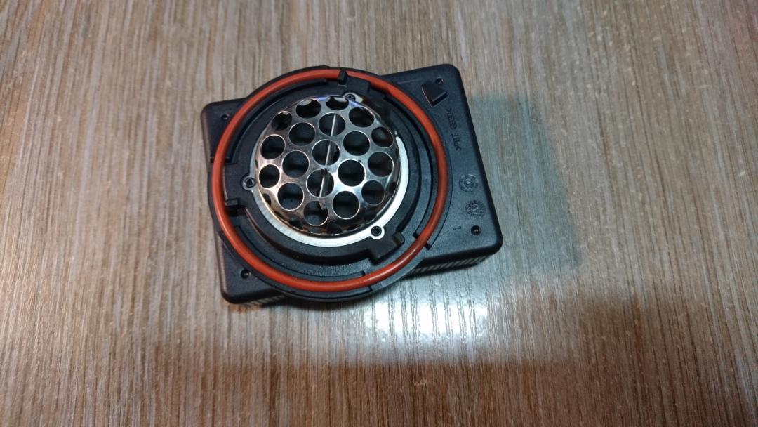 Озоновый генератор BMW 7 серия F01/F02 2010, 4.4 л., N63 B44 A, бензин, АКПП, седан, 64119159973 - фото №1