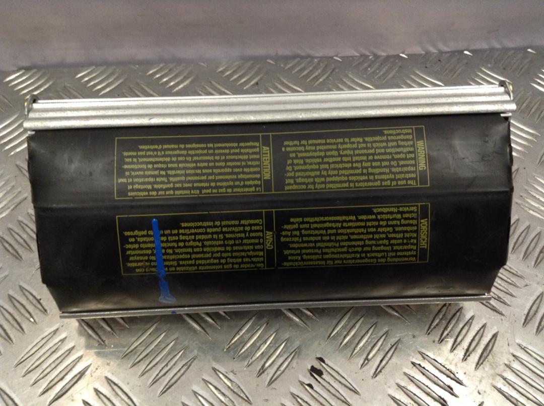 подушка безопасности пассажира BMW 7 серия E65/E66/E67 2002, 4.4 л., бензин, АКПП, седан - фото №1