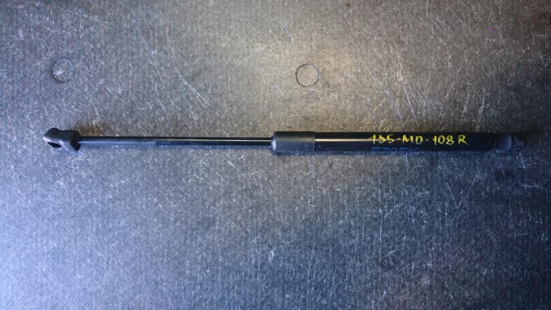 амортизатор капота BMW X5 E70 2008, 4.8 л., N62 B48 B, бензин, АКПП, внедорожник 5 дв., 51327148346 - фото №1