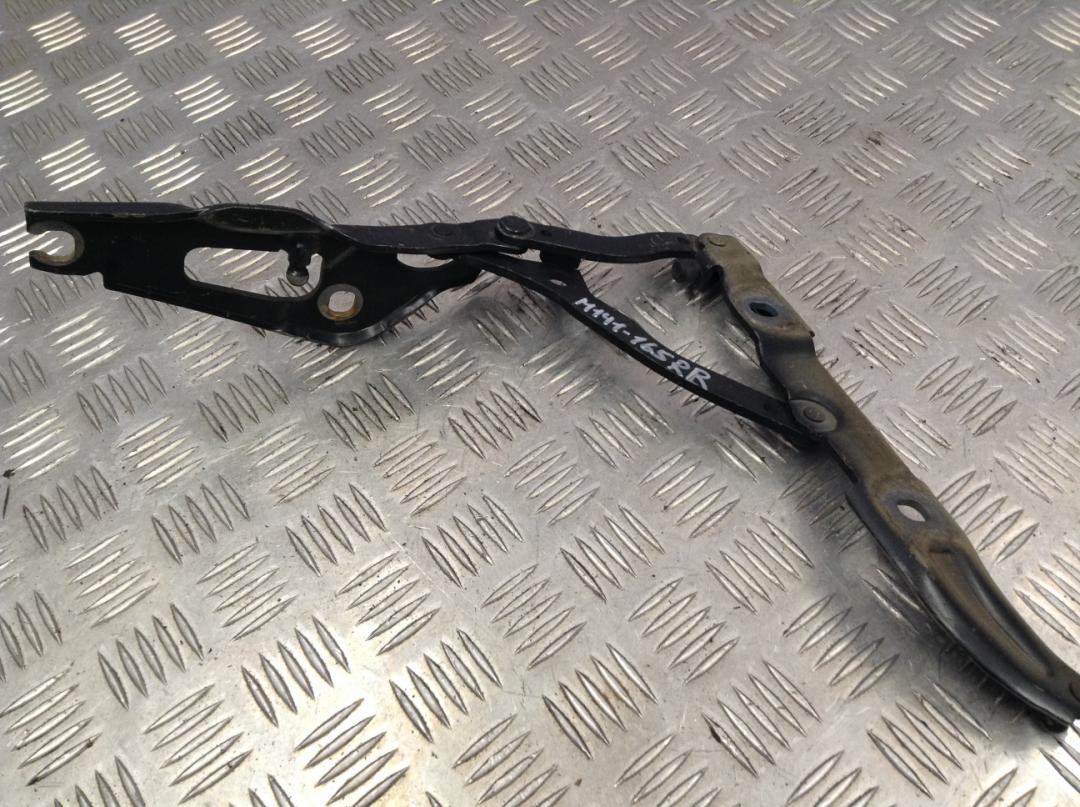 петля крышки багажника BMW 3 серия E90/E91/E92/E93 2007, 3.0 л., N53 B30 A, бензин, МКПП, мокрый асфальт, седан, 7060628 - фото №1