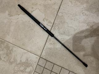 амортизатор крышки багажника (3-5 двери) BMW 3 серия E90/E91/E92/E93 [рестайлинг] 2008, 4.0 л., S65 B40 A, бензин, АКПП, темно-синий, кабриолет, 7129215