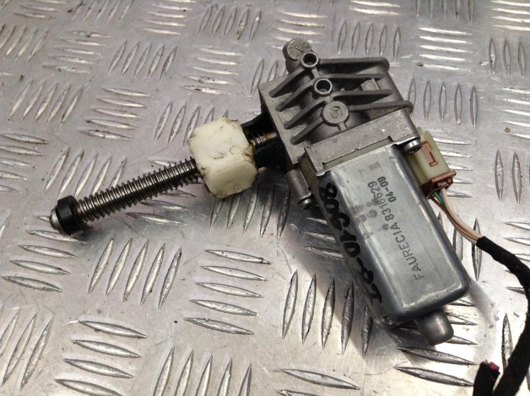 моторчик регулировки сиденья BMW 5 серия E60/E61 2005, 3.0 л., M57 D30 (306D4), дизель, АКПП, седан, 8316629 - фото №1