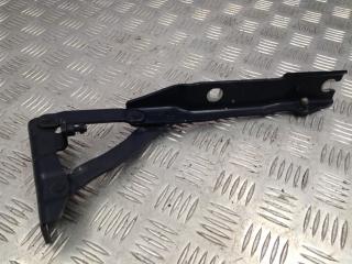 петля капота левая BMW 5 серия E60/E61 2005, 2.5 л., M54 B25 (256S5), бензин, АКПП, универсал, 7008727