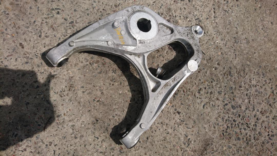 рычаг задний нижний Mercedes-Benz M-Класс W166 2015, 3.0 л., OM 642.826, дизель, АКПП, cthsq, внедорожник 5 дв., A1663500906 - фото №1